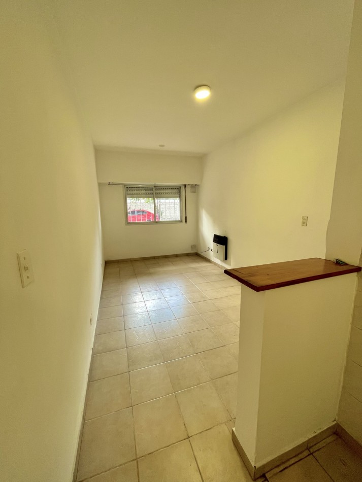 Bonito departamento 1 dormitorio en Pichincha frente a Facultad UNR