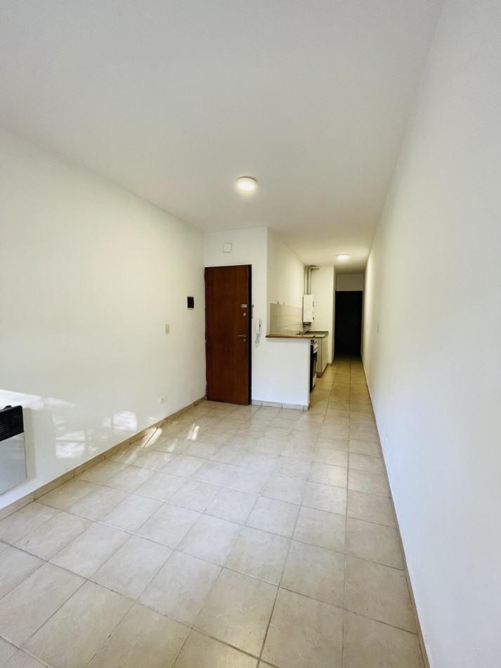 Bonito departamento 1 dormitorio en Pichincha frente a Facultad UNR